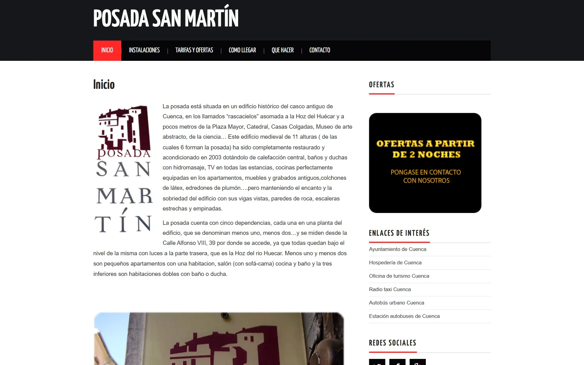 Portada actual de posadasanmartin.com, con el menú de pestañas, un bloque de texto y el logotipo en vertical.